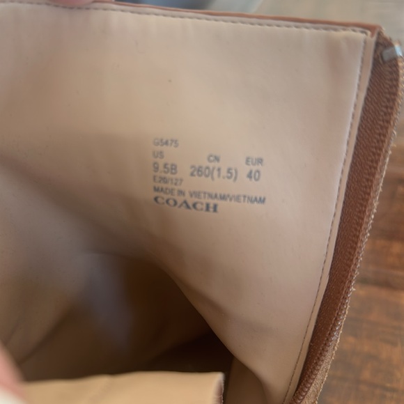 NWOT COACH tan reptile embossed boots a size 9.5 - Picture 6 of 6